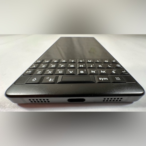 BlackBerry Key2 - Picture 2 of 6